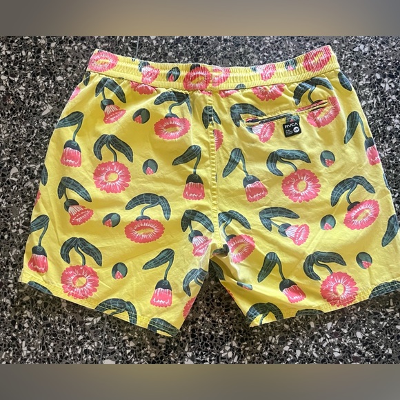 RVCA Men’s Drawstring Shorts Size L - Picture 2 of 5